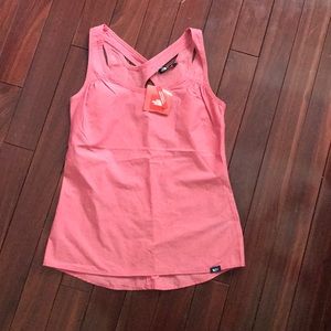 The North Face Woman’s woven tank in Rose Red